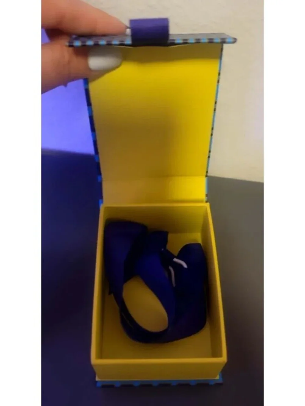 TORY BURCH YELLOW LOGO BLUE GIFT BOX 5
